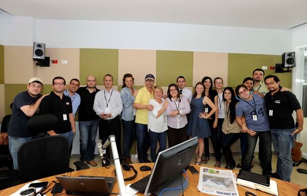 Adn Radio Tuvo Un Emotivo Adios La Nacion