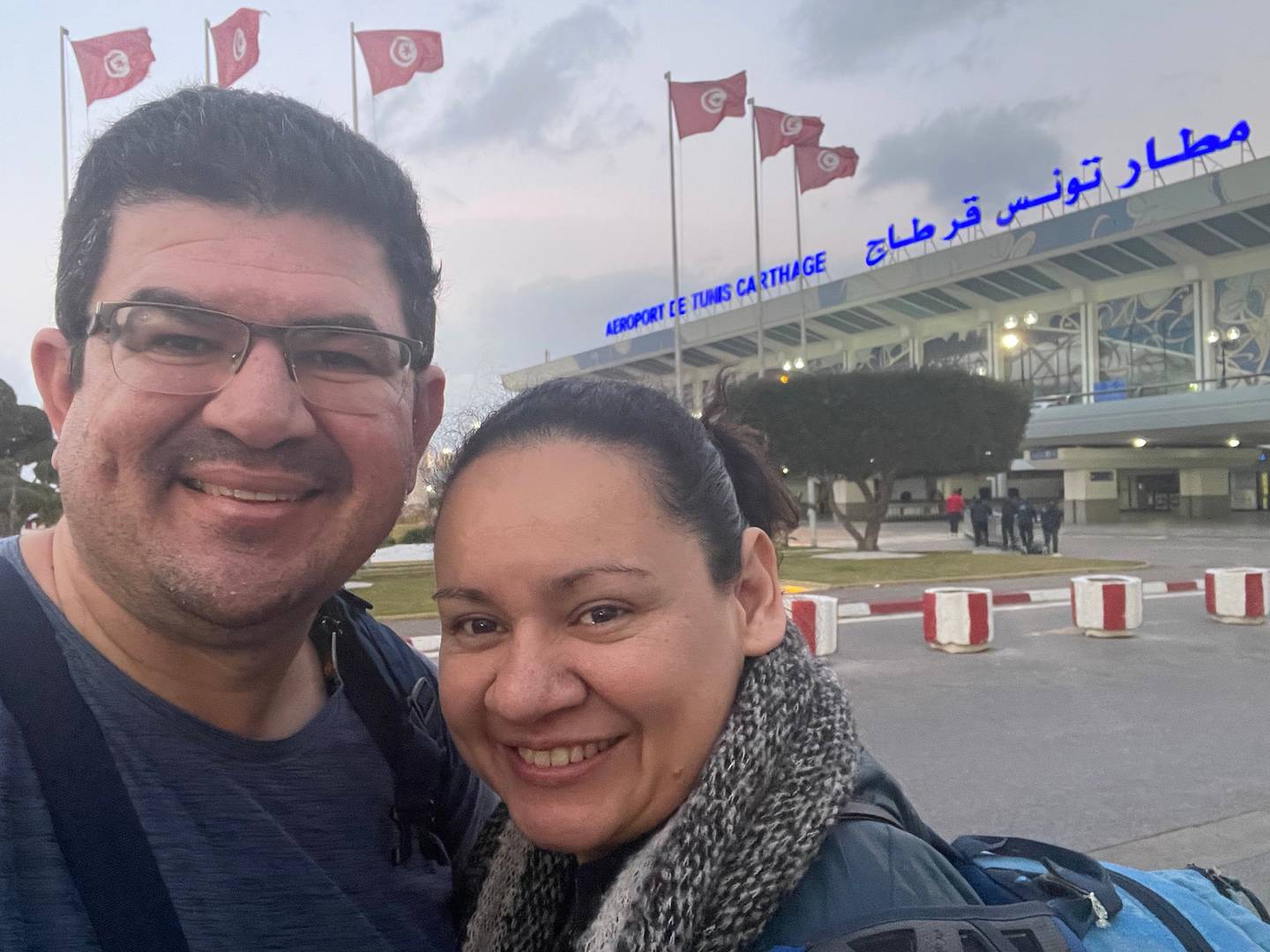 Llegamos al Aeropuerto Internacional de Túnez-Cartago. En la imagen Nancy Díaz y Jairo Villegas