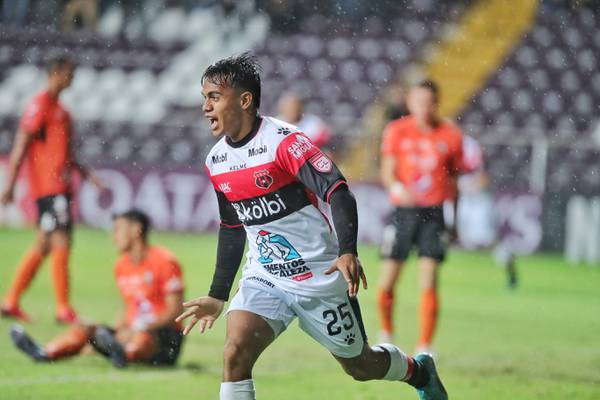 Futbolista de Alajuelense impone récord en Concacaf