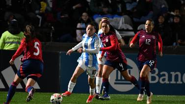 Selección Femenina pasó de verse muy bien al sinsabor de otra derrota contra Argentina 