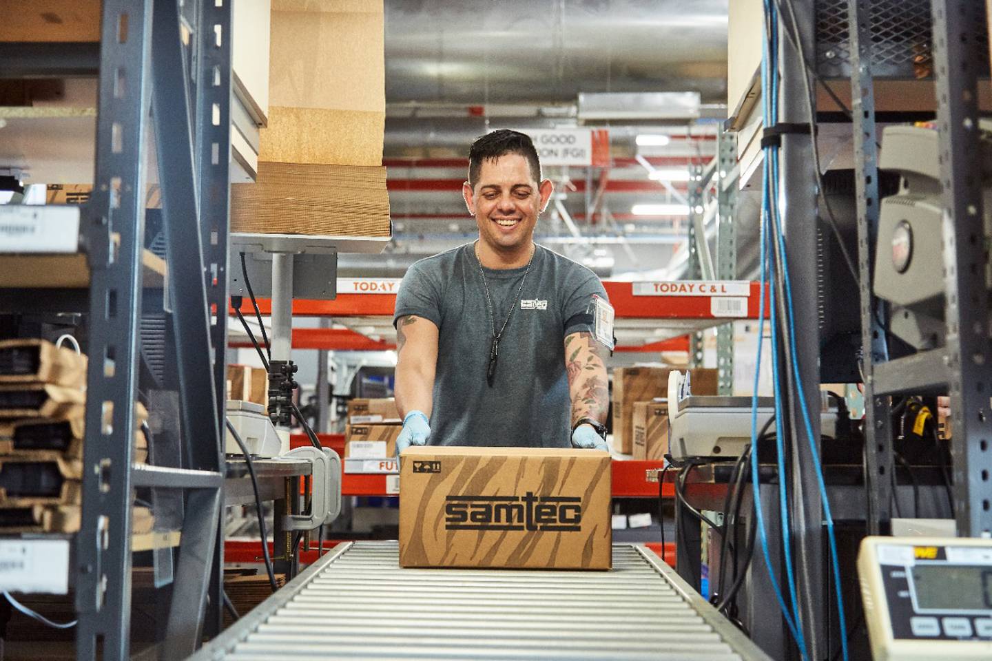 Samtec es una empresa norteamericana, con casa matriz en Indiana, Estados Unidos. Fundada en 1976, cuenta con más de 5.000 empleados alrededor del mundo, de los cuales más de 1.000 trabajan en Costa Rica