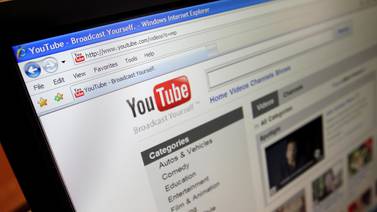 YouTube cierra 50 canales y elimina miles de videos