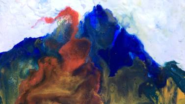 Pintora retrata la explosiva majestuosidad de los volcanes