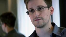 Rusia prolonga dos años el permiso de residencia de Edward Snowden