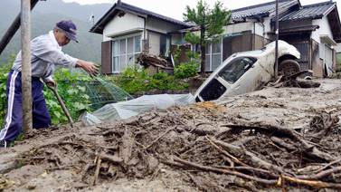 Tifón Neoguri cobra tres vidas  y deja  49 heridos en Japón