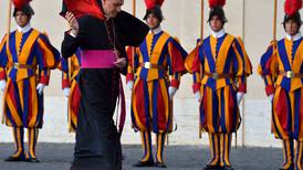 Vaticano juzgará a obispos protectores de pederastas