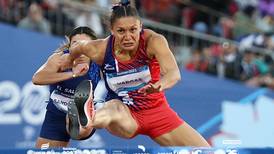 Andrea Vargas vuela y clasifica a la final de los 100 metros con vallas
