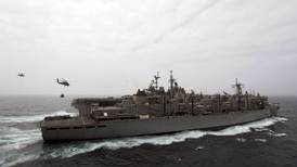 Armada de Estados Unidos reporta primer caso sospechoso de covid-19 en buque de guerra