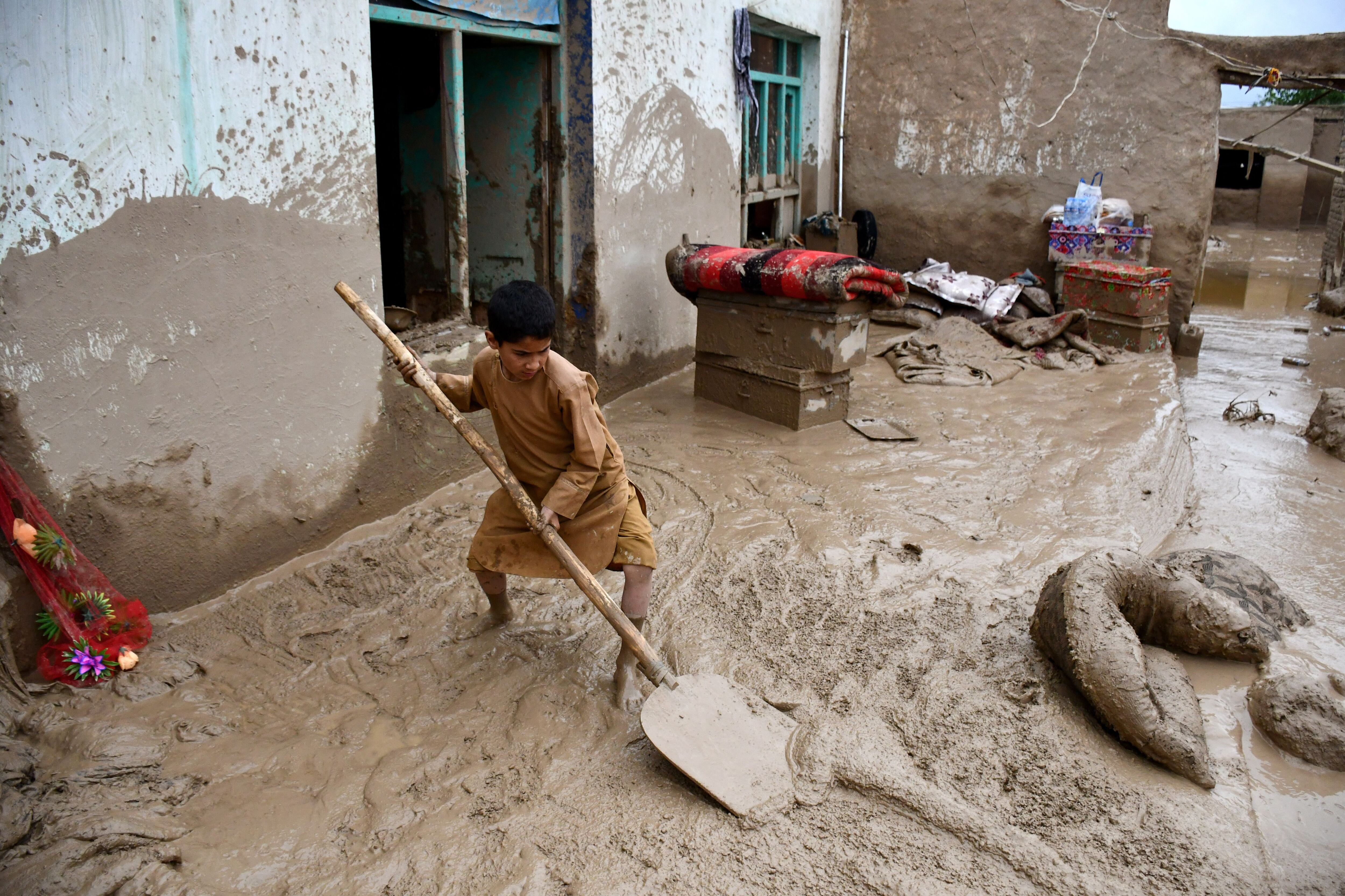 300 personas muertas en inundaciones en una provincia de Afganistán 