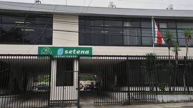 Presidente Carlos Alvarado crea comisión para estudiar funcionamiento de Setena