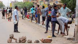 Policía de Sudán dispersa con gases lacrimógenos a manifestantes prodemocracia 