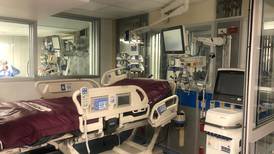 CCSS solo tiene 15 camas para atender a pacientes críticos en UCI y 21 para casos severos