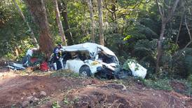 Chofer de tráiler de accidente en Miramar: ‘La buseta hizo un trompo y se incrustó en el árbol’