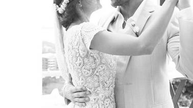 Debi Nova se casó en Tamarindo el 1°. de agosto