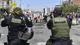 Cientos de migrantes en la frontera de Perú y Chile generan tensiones entre ambos países 