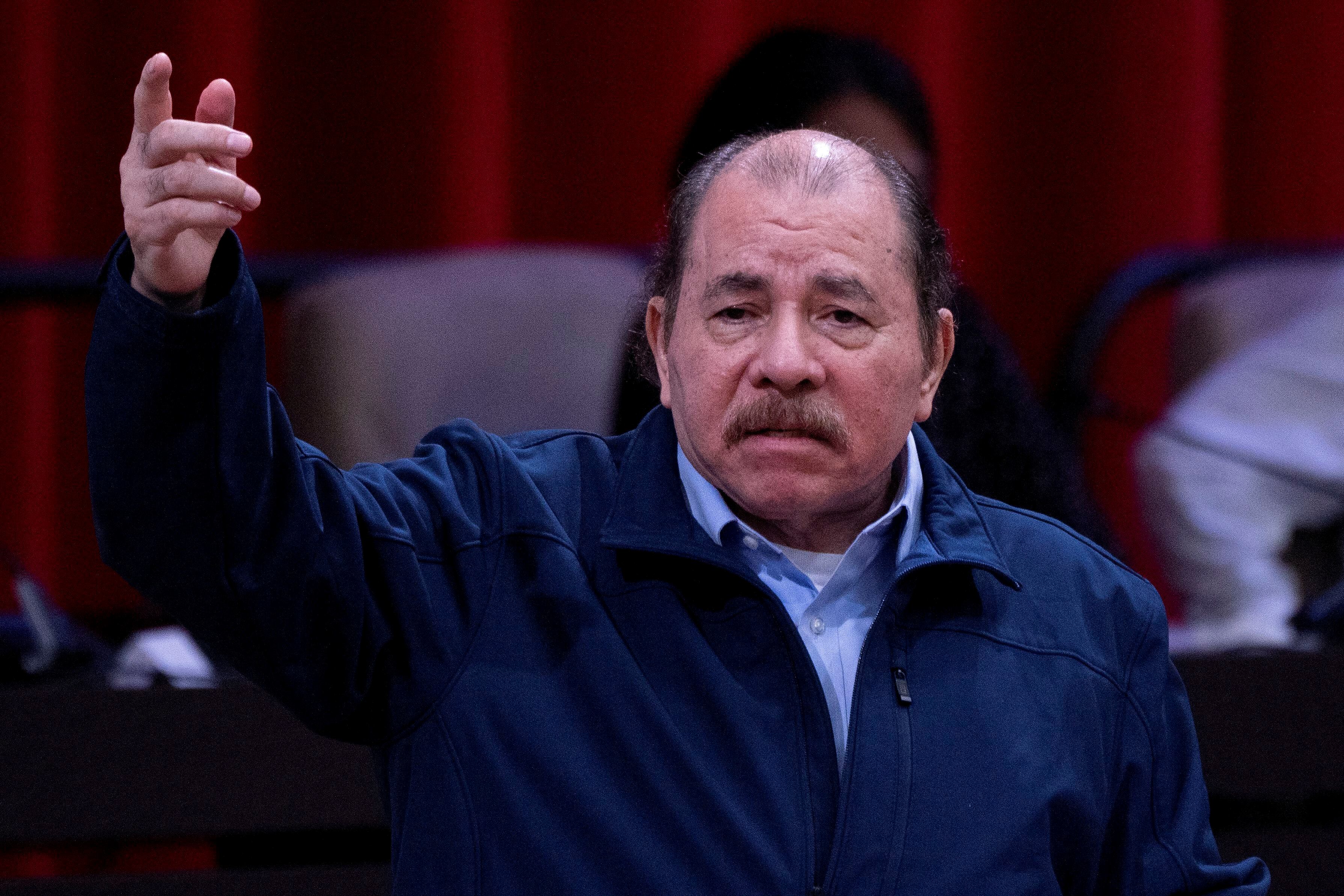 El presidente de Nicaragua, Daniel Ortega, pronuncia un discurso durante la sesión extraordinaria de la Asamblea Nacional del Poder Popular de Cuba en conmemoración del 18 aniversario de la creación del ALBA-TCP en el Palacio de las Convenciones de La Habana, el 14 de diciembre de 2022.