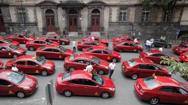 CTP obliga a 11.800 taxistas a usar aplicación móvil para fiscalizar servicio y nivelarlos frente a Uber