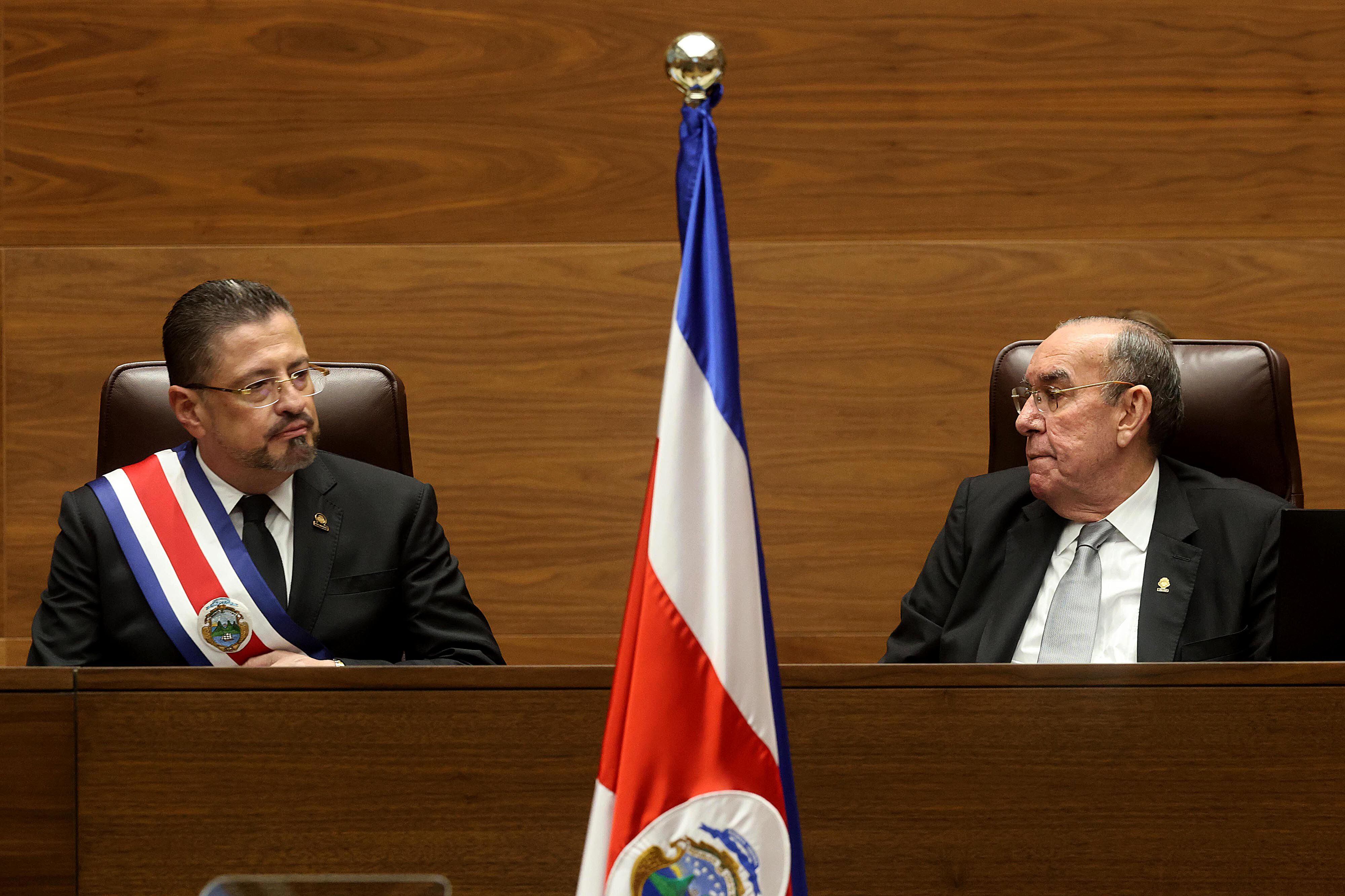El mandatario Rodrigo Chaves junto al presidente del Congreso, Rodrigo Chaves, el pasado 1.° de mayo. Foto: 