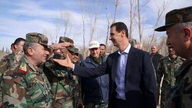 Presidente de Siria visita a las tropas del régimen en el enclave rebelde de Guta Oriental