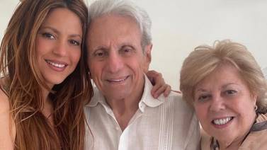 Shakira compartió emotivo video en el que ayuda a su papá en el hospital