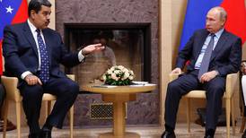 Putin promete apoyo a Maduro en su visita a Rusia en busca de ayuda financiera