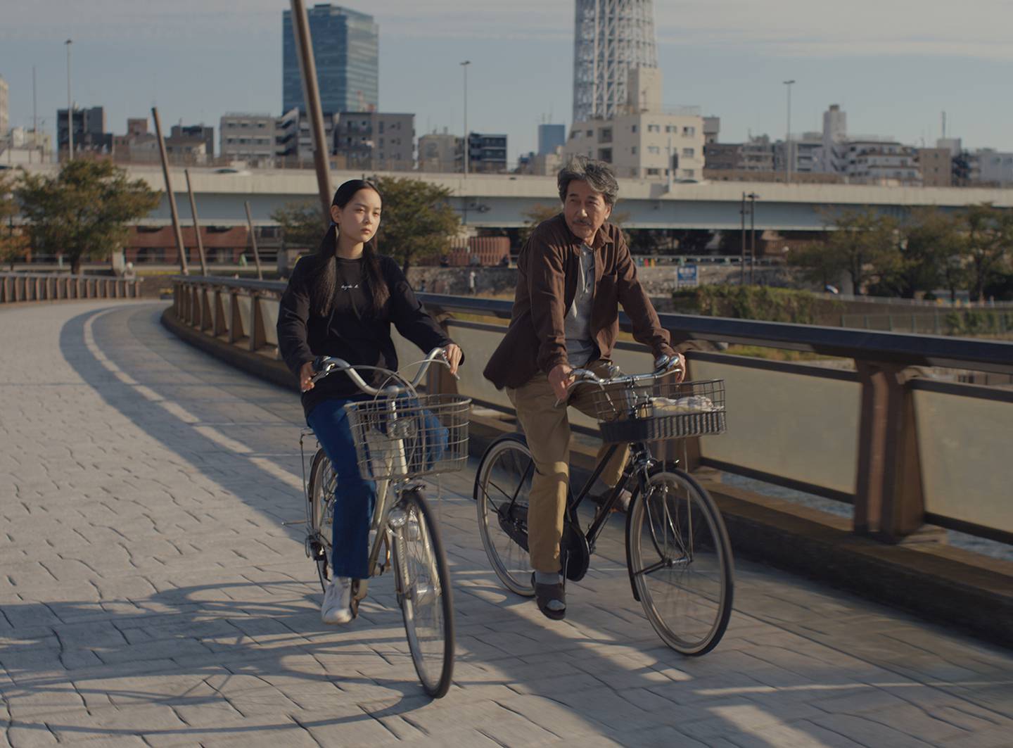 'Días perfectos' muestra a Hirayama conectarse con distintos personajes de la ciudad. Cortesía de Pacífica Grey.