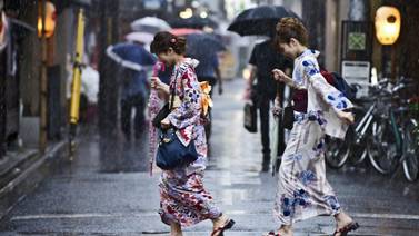 Tifón Nangka deja dos muertos y 39 heridos tras su paso por Japón