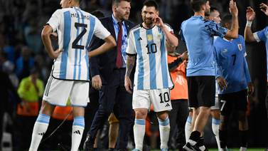 Uruguay da el batacazo al derrotar a la Argentina de Lionel Messi