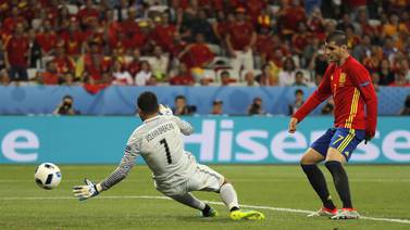 España golea a Turquía y avanza a los octavos de final de la Eurocopa 2016