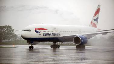 Vuelo Costa Rica - Londres se cancela por presencia de drones en terminal británica
