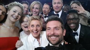 La maldición del ‘selfie’ de Ellen DeGeneres en los Óscar...  10 años después