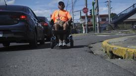 Personas con discapacidad viven riesgos extremos para atravesar  las ciudades