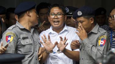 Dos periodistas condenados a siete años de cárcel por investigar masacre en Birmania