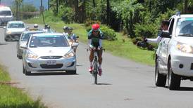 César Rojas reafirma liderato en la Vuelta a San Carlos