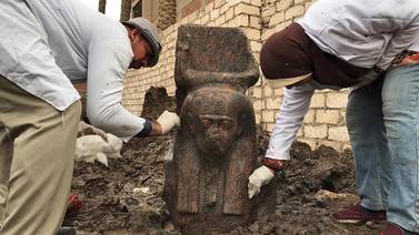 Extraño busto del faraón Ramses II sale a luz
