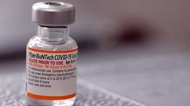 ¿Vacunó a su hijo contra covid-19 en el extranjero? CCSS puede ponerle segunda dosis