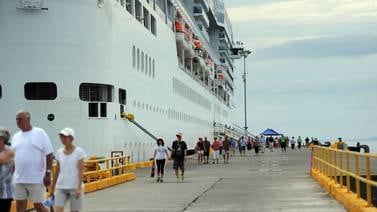 Migración suspende visa para turistas de crucero de Colombia