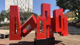 Gigantes en la ciudad: esculturas de ocho metros de altura y 1.500 kilos se instalan en San José 