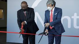 Sudáfrica inaugura primera planta de fabricación de vacunas contra covid-19 del continente
