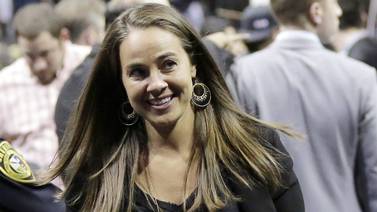 Spurs contratan a primera mujer entrenadora en NBA