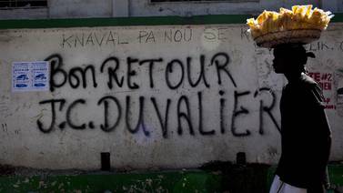 Crece presión para que Duvalier enfrente crímenes en Haití