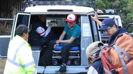 Cruz Roja se interna a montañas de Varablanca para rescatar a 11 extraviados