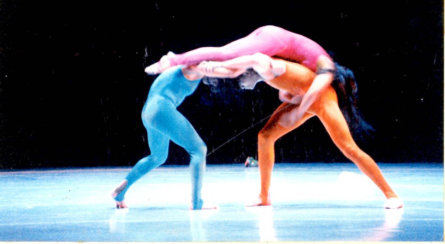En 1993, múltiples grupos se presentaron en el festival de coreografía en el Teatro Nacional.