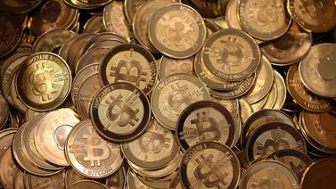 Bolsa de bitcoin suspende operaciones por robo informático