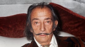 Salvador Dalí reapareció con su bigote intacto
