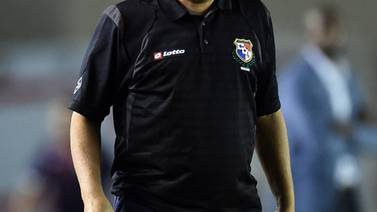 Hernán 'Bolillo' Gómez, técnico de Panamá, se retracta y reincorpora a Armando Cooper