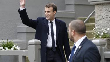 Emmanuel Macron, un  novato cerca de las puertas del palacio del Elíseo