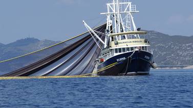 Tecnología detecta posibles delitos de barcos extranjeros en mar costarricense