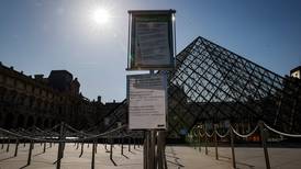 El museo Louvre de París acumula ya 45 millones de dólares de pérdidas