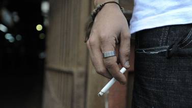Fumadores pagan ¢400 más por cajetilla